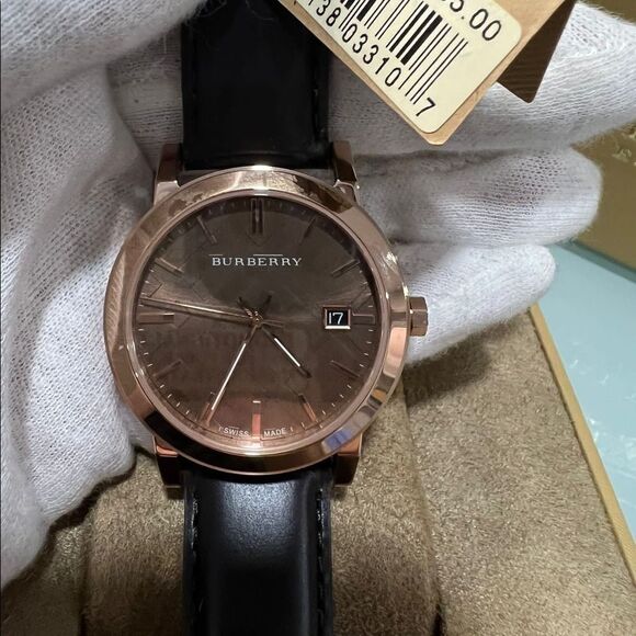 NIB Brown Leather Burberry Watch - Picture 3 of 7